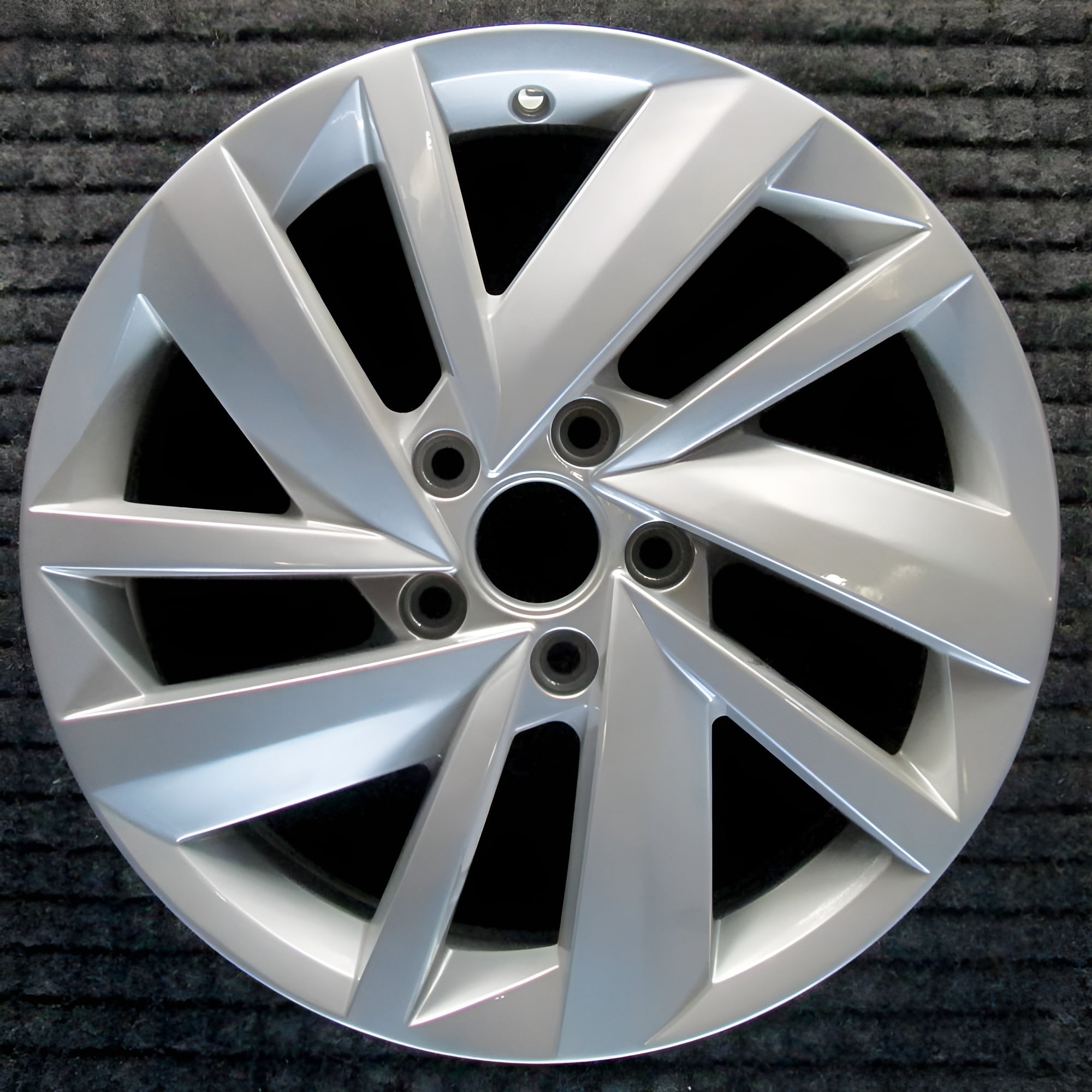 AW70035 Volkswagen Passat Silver Powder Coated OEM Wheel Rim