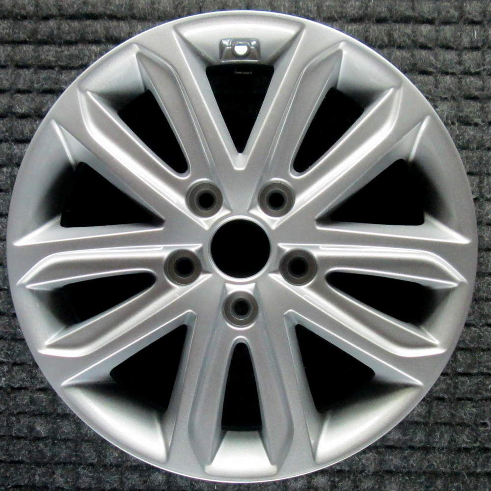 AW64085 Honda CR-V Silver Machined OEM Wheel Rim