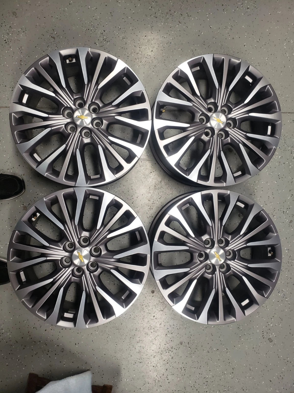 AW05936 Chevrolet Blazer Charcoal Machined OEM Wheel Rim